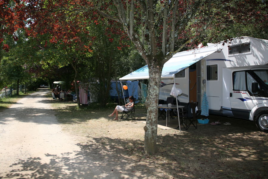 Plan d'Eau St Charles camping car