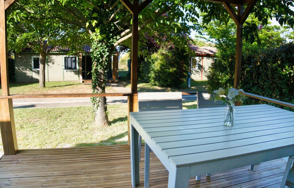 Les Chalets de Gaillac terrasse