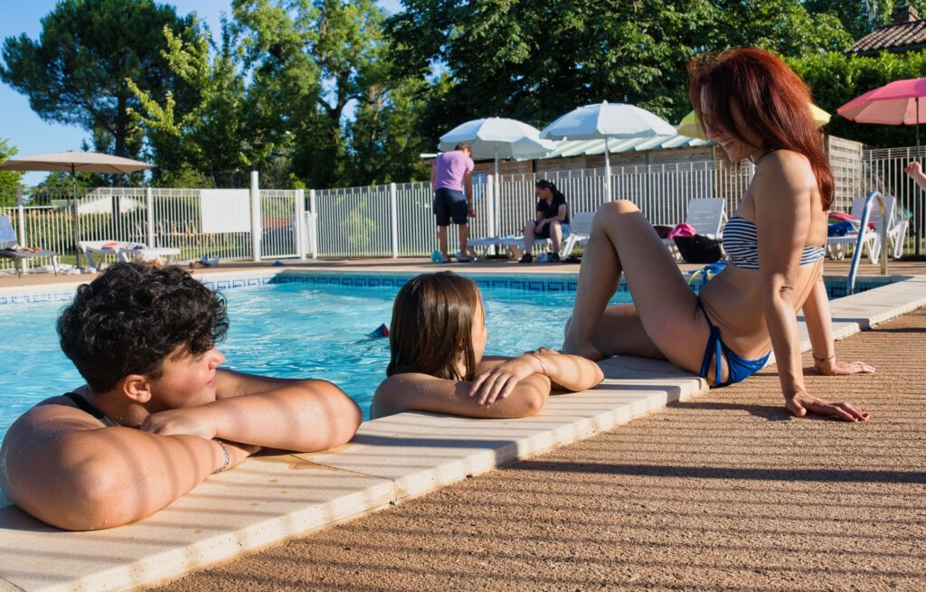 Les Chalets de Gaillac piscine enfants