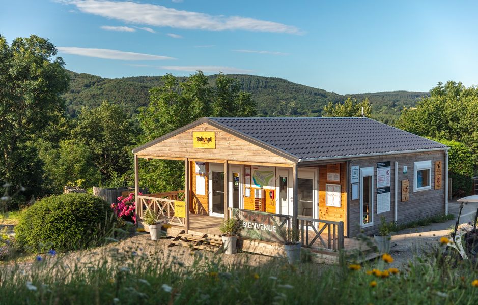 Camping Marvilla Parks Rieumontagné chalet accueil