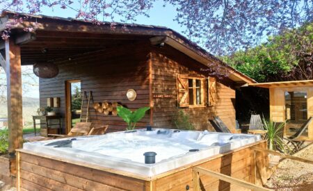 Les Nids de Bonnan jaccuzzi sur terrasse