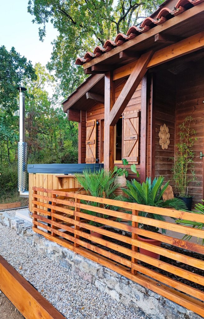 Les Nids de Bonnan Les Nids de Bonnan terrasse fleurie