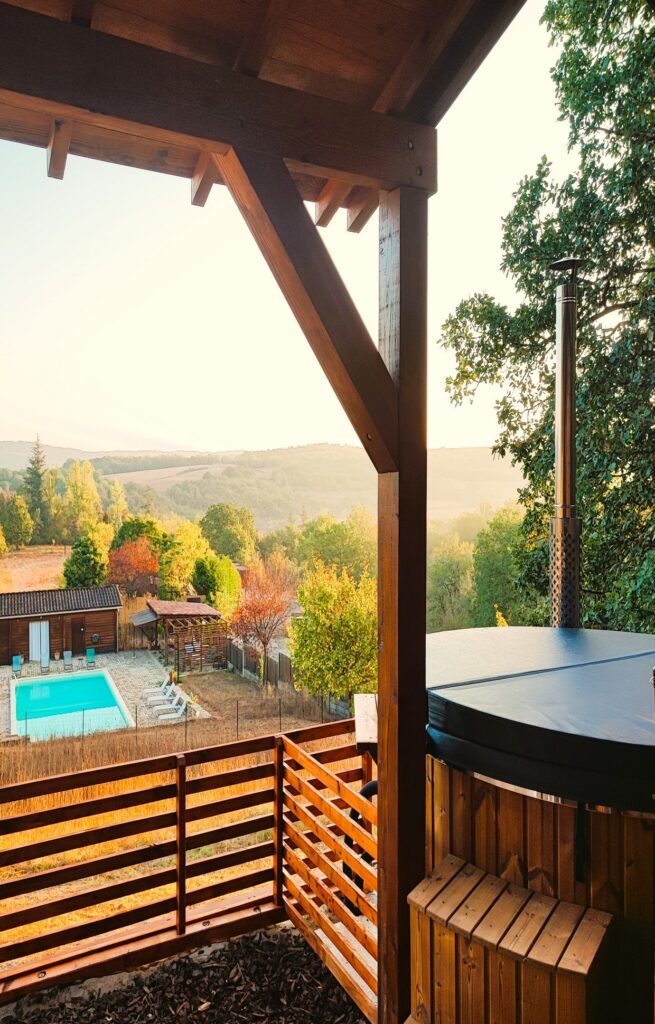 Les Nids de Bonnan jaccuzzi avec vue