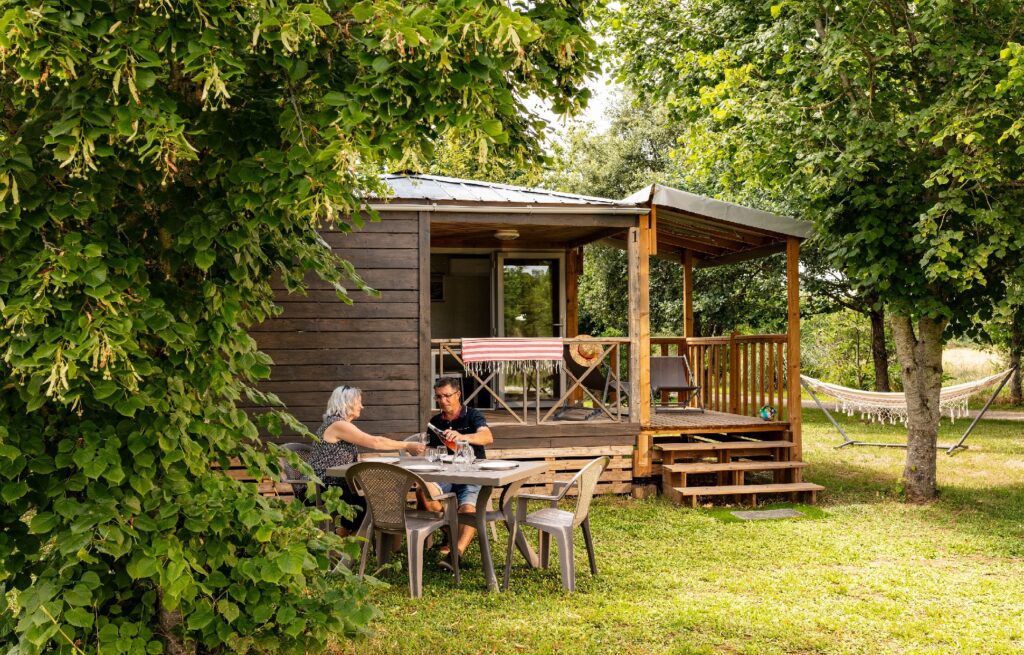 Chalets de Fiolles salon de jardin