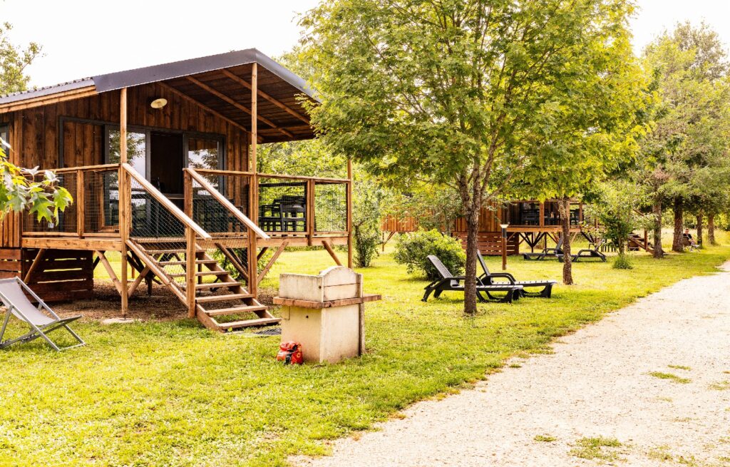 Chalets de Fiolles chalet pilotis