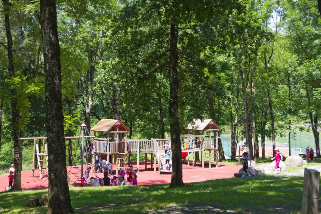 Les Chalets de la Bessière aire de jeux
