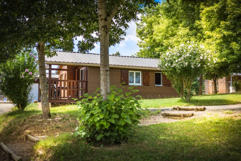 Domaine Vallée du Tarn chalet à l'ombre