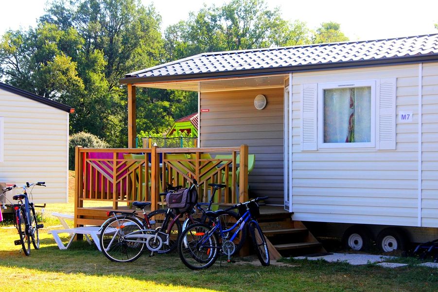 Les Pommiers d' Aiguelèze mobile home avec terrasse