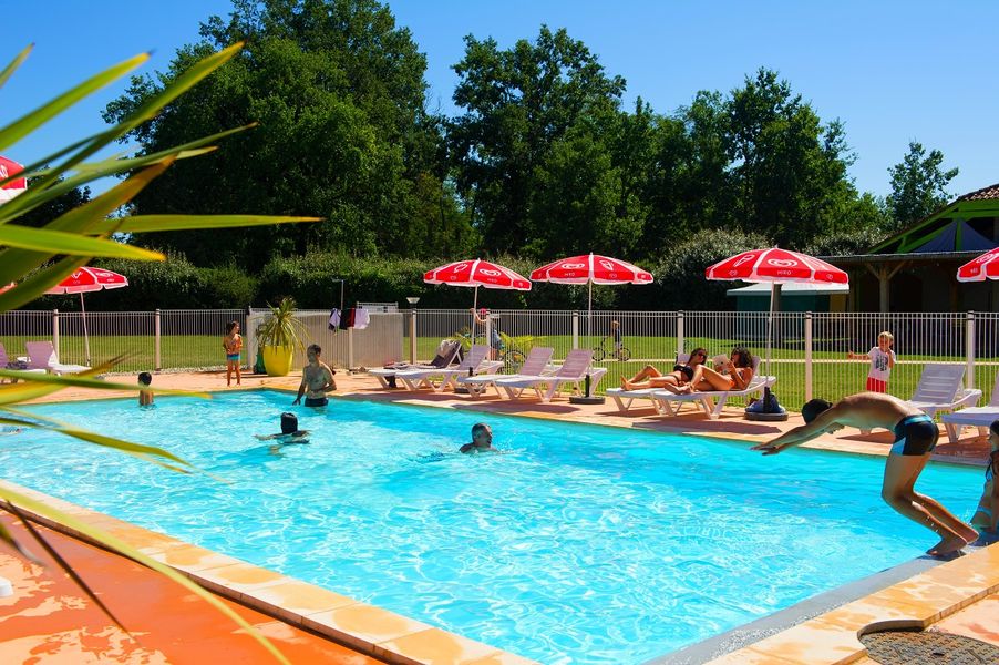 Les Pommiers d' Aiguelèze piscine plongeon