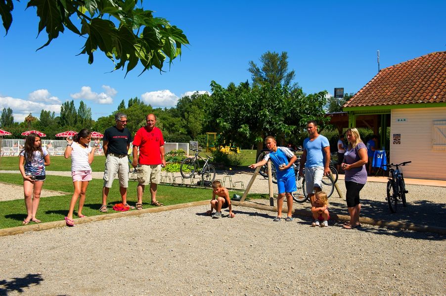 Les Pommiers d' Aiguelèze pétanque