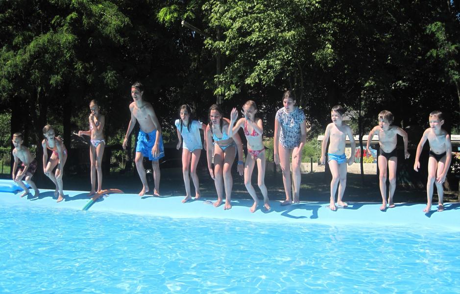 camping l'amitié au bord de l'eau Trébas-Tarn-piscine-détente-nature-rivière-repos-famille