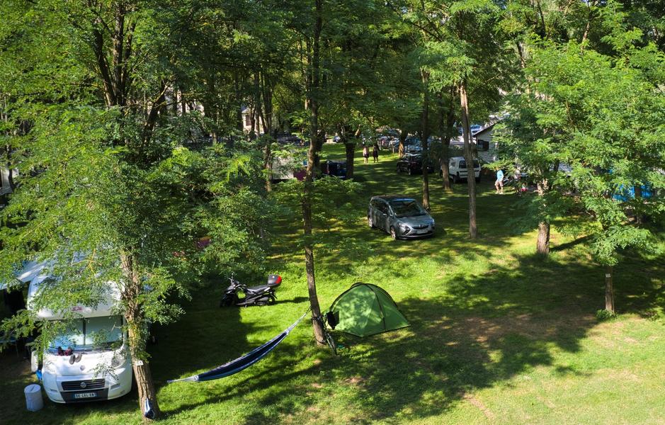 camping l'amitié  au bord de l'eau-Trébas-Tarn-nature-ombragé-vue aérienne