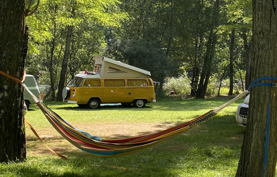 camping l'amitié au bord de l'eau Trébas-Tarn-emplacement accueil van-nature-vert-green-river