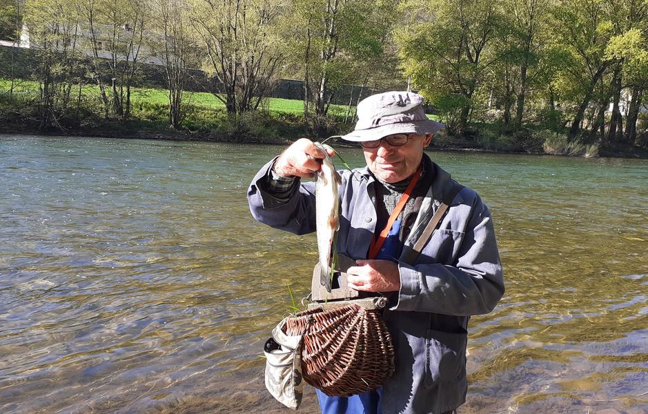 camping l'amitié au bord de l'eau Trébas-Tarn-pêche à la truite-vacances permis pêche rivière internet
