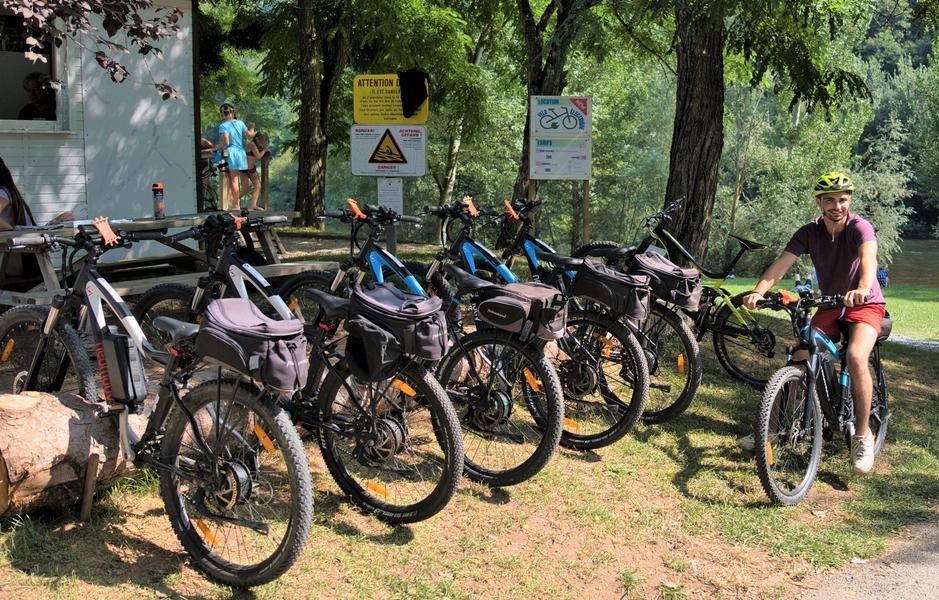 camping l'amitié au bord de l'eau Trébas-Tarn-location vélo électrique-vacances actives-sport- nature-activité sportives-sport d'eau-famille-vacances entre amis