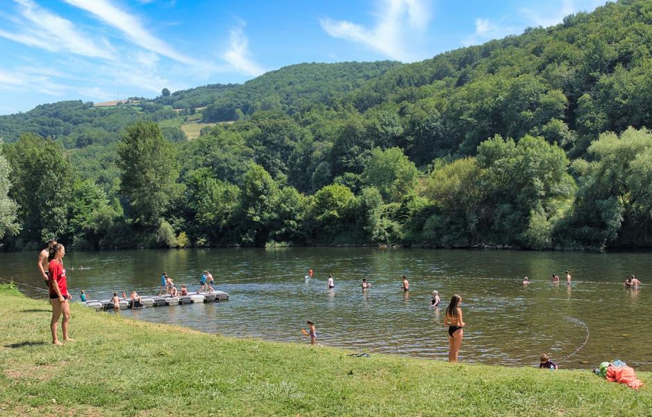 camping l'amitié au bord de l'eau Trébas-Tarn- plage  de Trébas-pavillon bleu-nage en eau vive-sport été