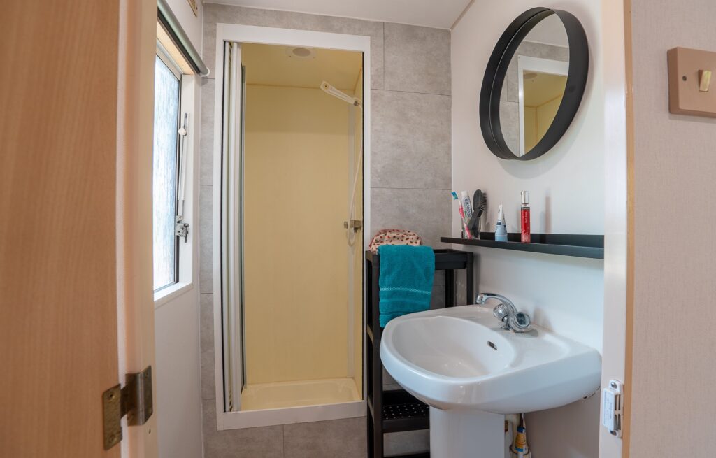 Camping Domaine du Chêne Vert_Castelnau-de-Montmiral salle de bains