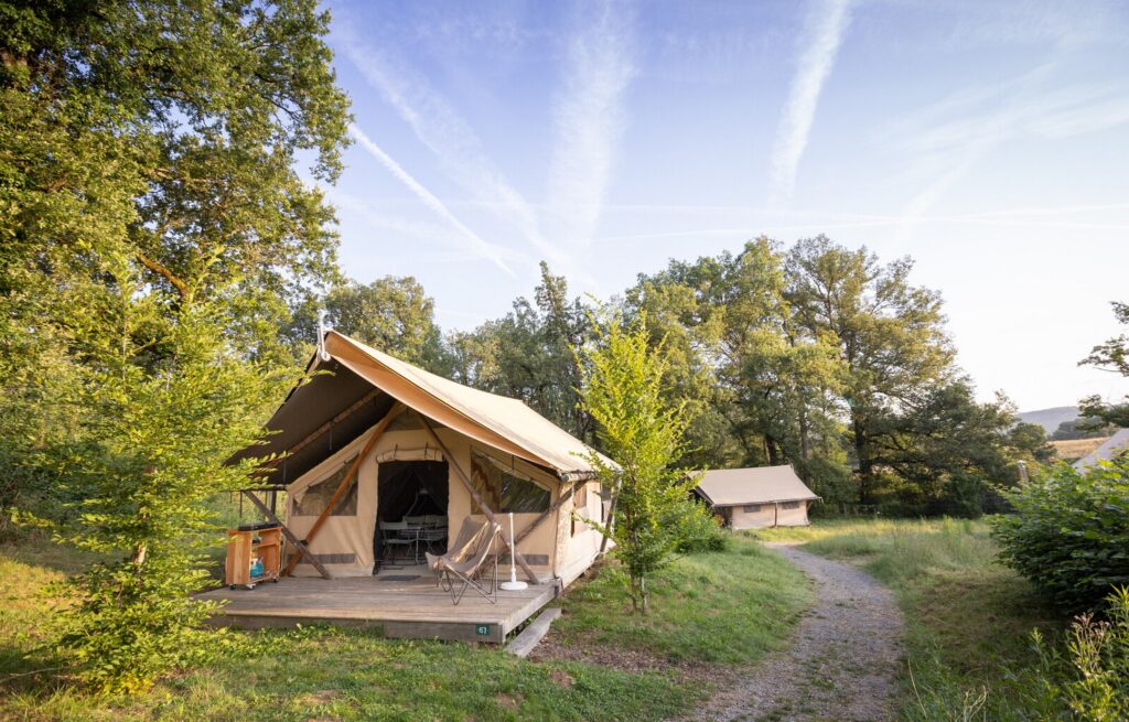 Huttopia Pays de Cordes sur Ciel_Vindrac-Alayrac tente aménagée