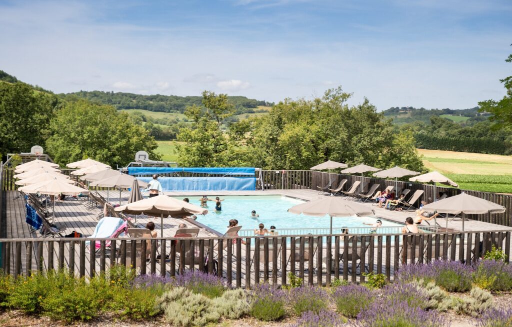 Huttopia Pays de Cordes sur Ciel_Vindrac-Alayrac vue générale piscine