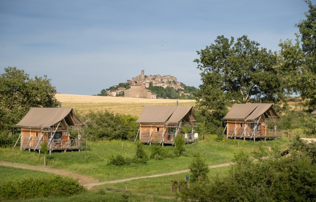 Huttopia Pays de Cordes sur Ciel_Vin cabannes et huttesdrac-Alayrac