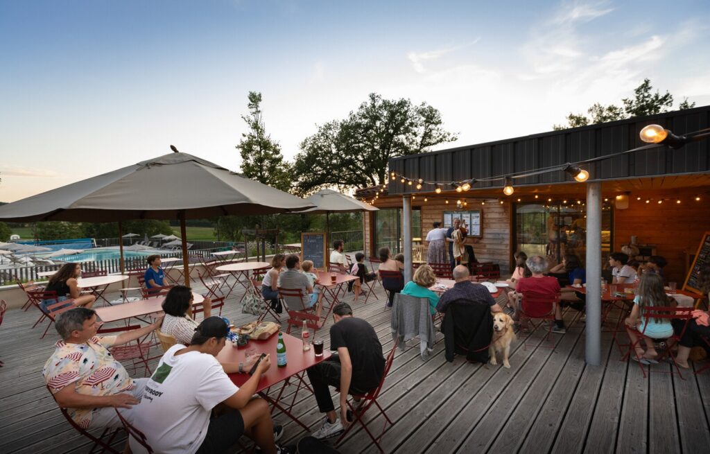 Huttopia Pays de Cordes sur Ciel_Vindrac-Alayrac repas groupes