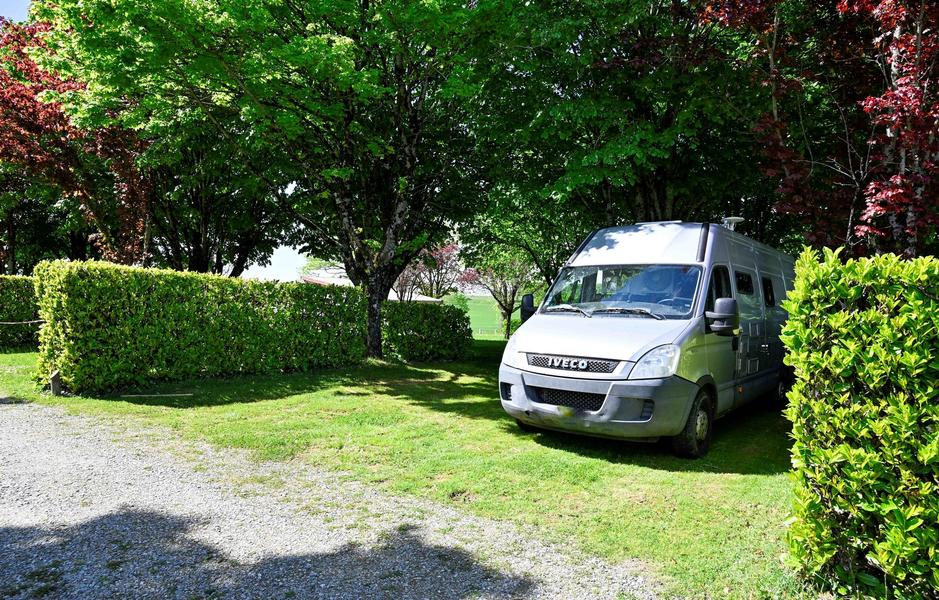 emplacements ombragés pour campeurs ou camping car