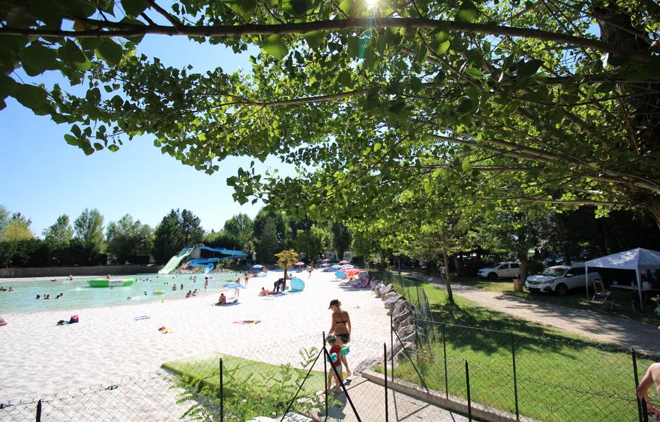 Camping Le Plan d'Eau Saint-Charles_Damiatte lagon plages de sable