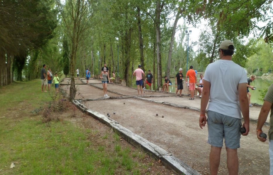Pétanque Camping Plan d'Eau St Charles