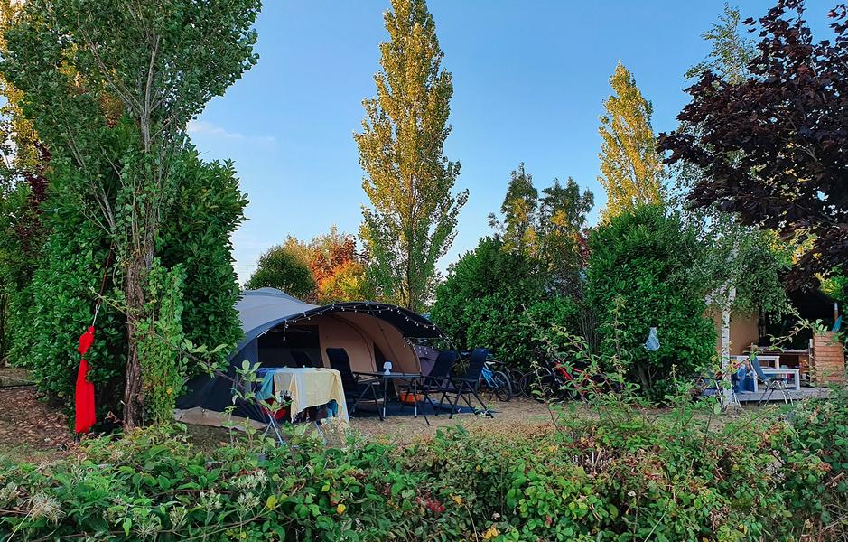 Camping Camp Redon_Livers-Cazelles location tente et grand emplacement