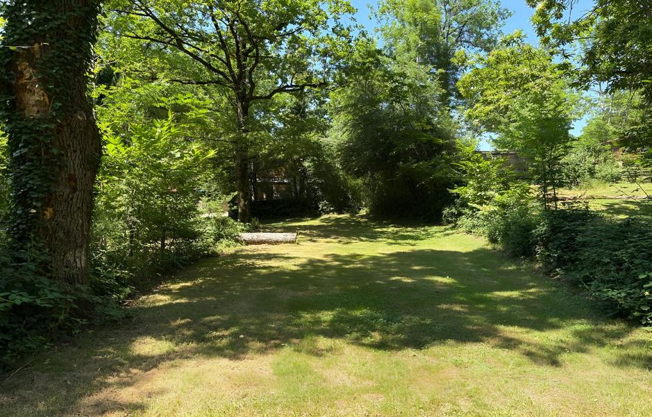 Camping Les Monts d'Albi_Teillet emplacement ombragé