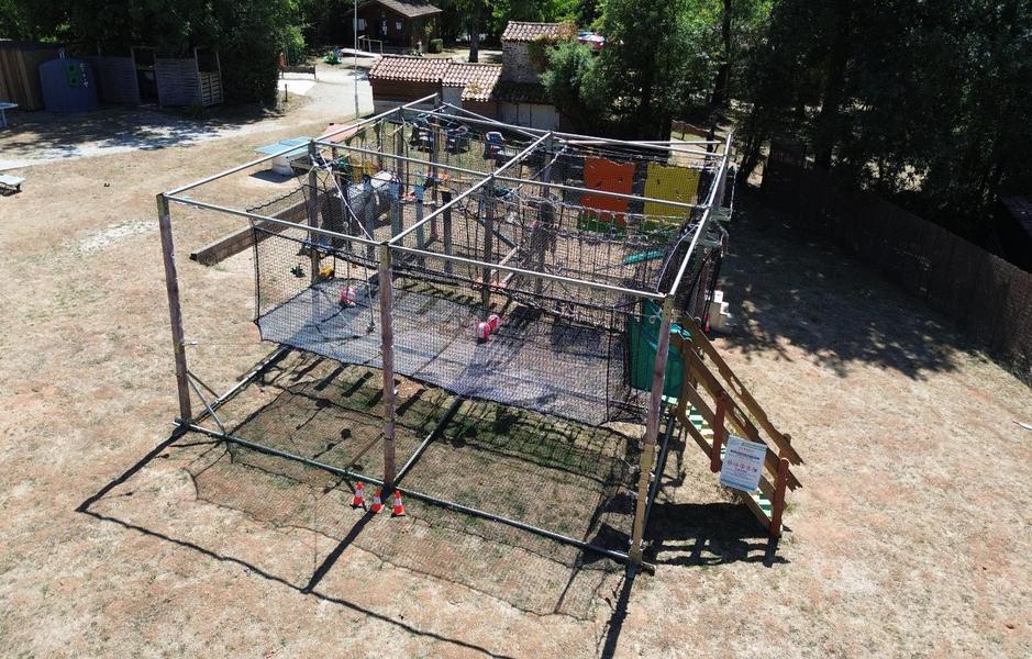 Camping Les Monts d'Albi_Teillet aire de jeux