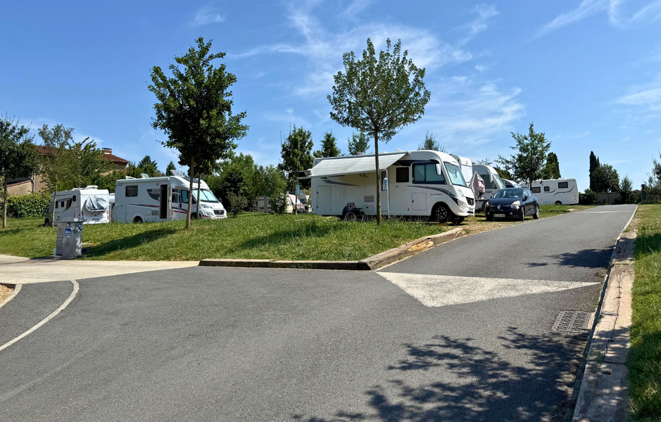 Borne de Services et Aire de Stationnement Camping-Car d'Albi Pratgraussals_Albi