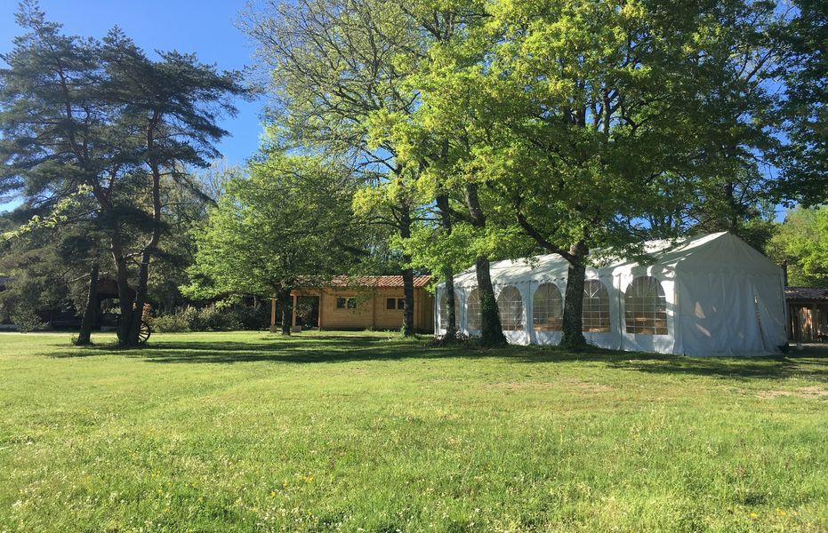 Les Fées du Moulin chalet & barnum