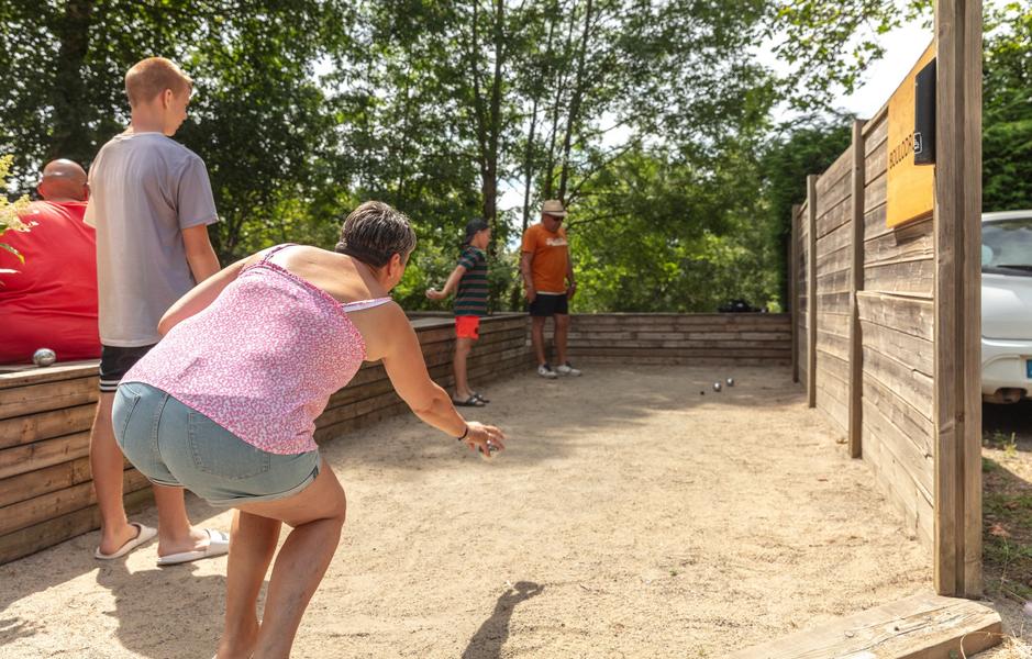 Camping Homair Rieumontagné pétanque