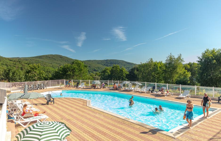 Camping Homair Rieumontagné piscine
