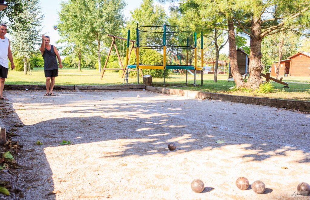 Les Chalets de Fiolles pétanque
