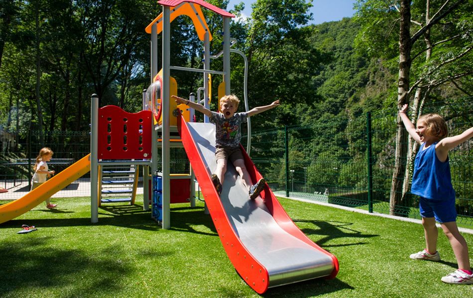 Camboussel Aire de jeux