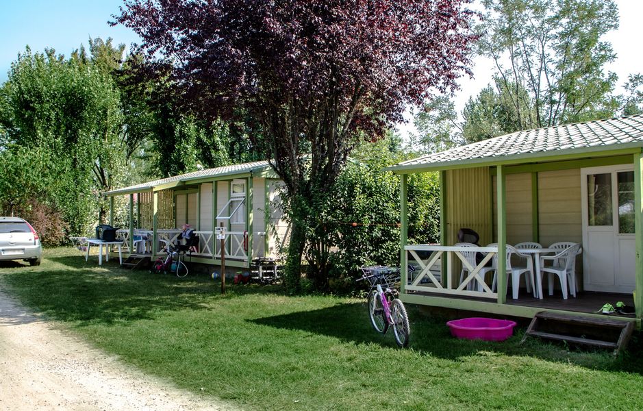 Camping Plan d'Eau St Charles chalets