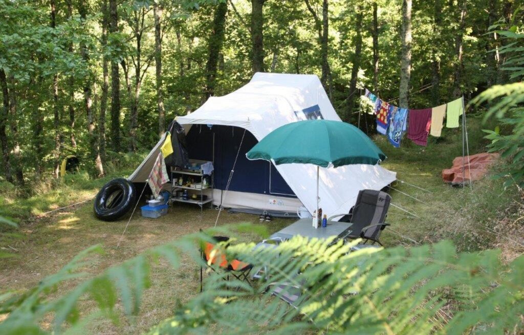 Camping Domaine Les Clots grande tente