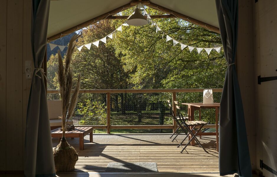 Camping les Tarrasses du Viaur interieur lodge