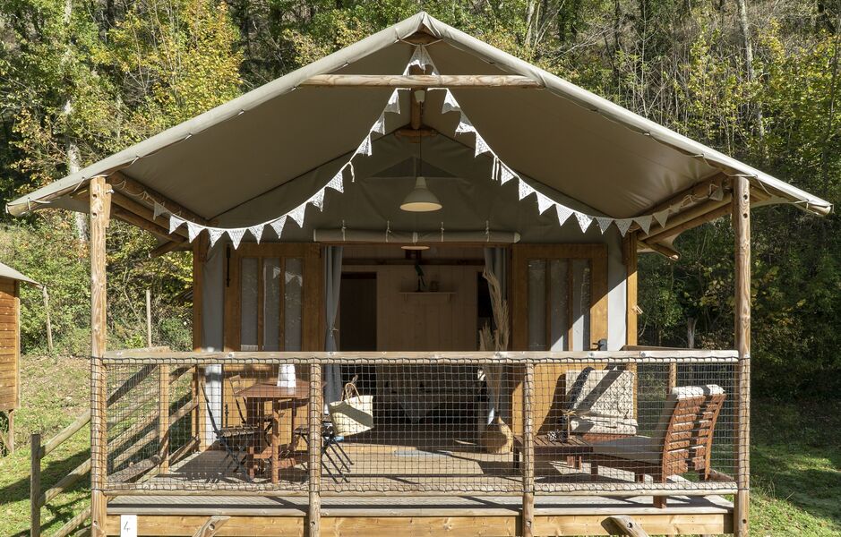 Camping les Tarrasses du Viaur lodge toile et bois