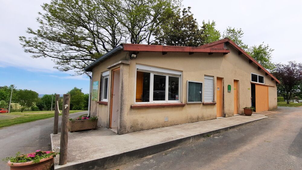 Bâtiment d'accueil et sanitaire du camping