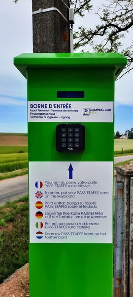 Borne d'entrée du camping car park