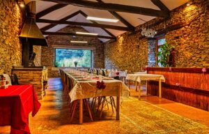 Camping Bastide d'Albignac salle repas séminaires