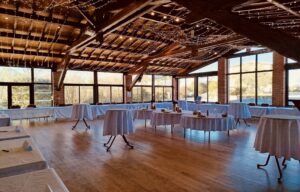 Camping Domaine du Koukano_Maurens-Scopont grande salle version exposition