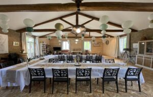 Parc Résidentiel de Loisirs Les Chalets De Fiolles_Brens repas de groupes