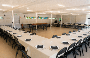 Les Layons de l'Aiguille salle repas