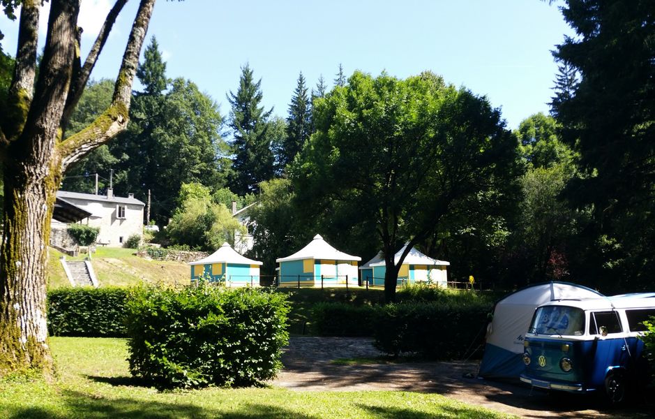 Camping de la Raviège emplacements camping car